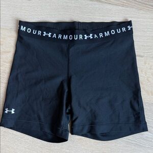 Under Armour Women's Black Logo Waistband Bike Shorts